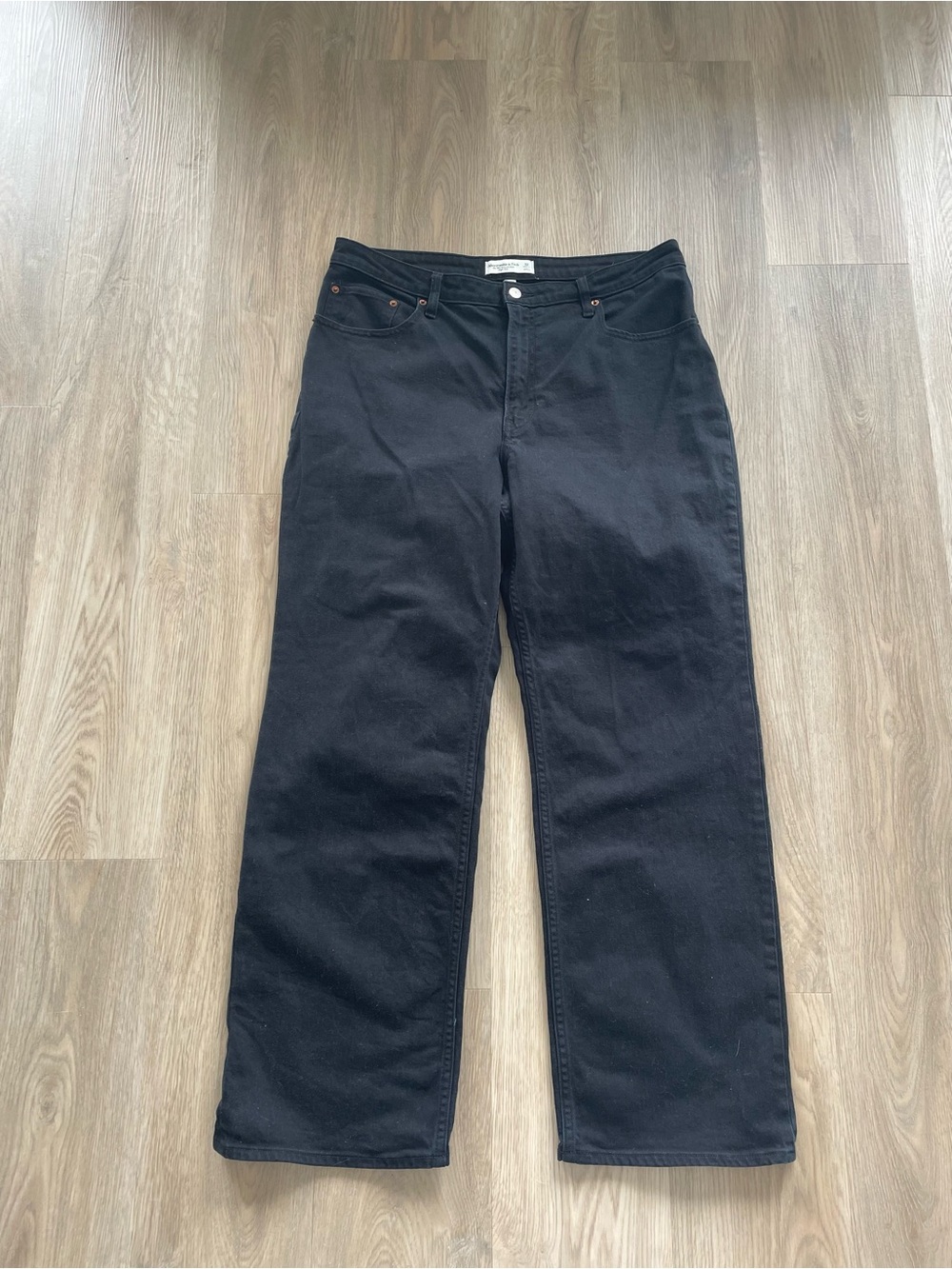 Abercrombie & Fitch Black High-Rise Curve Love Jeans
